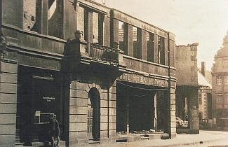 Blick von der Große Straße 2 zum Oberen Markt - 1945