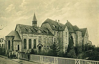 Kapelle und St: Elisabeth Hospital - Roggenkampstraße 8