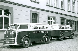 Lieferwagen der Bäcker Meyer - Roggenkampstraße 2 - 1952