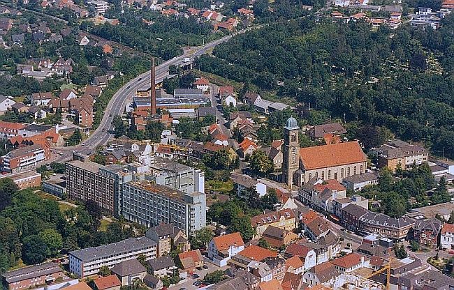 Luftaufnahme vom Bau des Hubschrauber-Landeplatzes auf dem St. Elisabeth-Hospital 