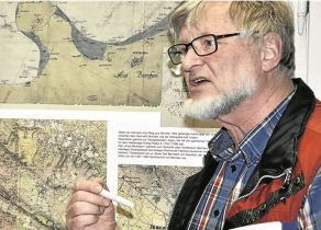 Joachim Michels stellte den Teilnehmern der Jahreshauptversammlung im Stadtmuseum das dreiteilige Projekt der Aufarbeitung historischen Kartenmaterials über Ibbenbüren vor.-bst-