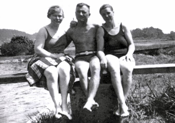 Die drei "Hübschen" 1935 auf dem 1-Meter-Sprungbrett 