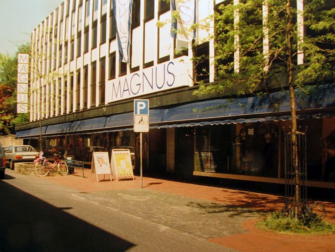Magnus Eingang an der Poststraße