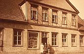 Mohrmanns Kolonialwarenlade 1905 an der Großen Straße 35.