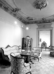 Wunderschön anzusehen: Dieser Raum im ehemaligen Haus Herold, heute Stadtmuseum Ibbenbüren, ist wieder mit alten Möbeln bestückt. 