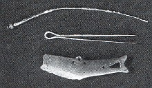Vasenkopfnadel, Pinzette und Rasiermesser  aus dem Urnengrab F 472